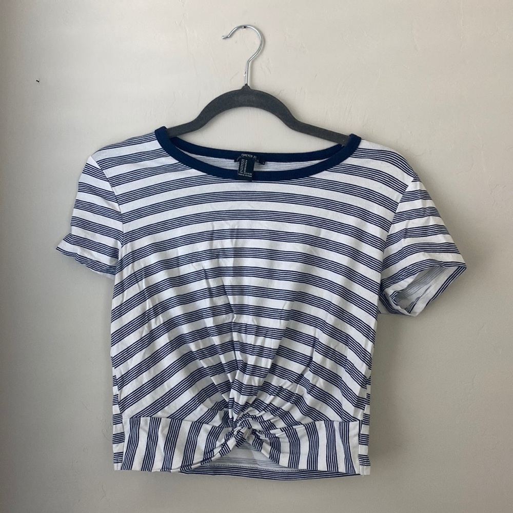 Stripped knot tee
